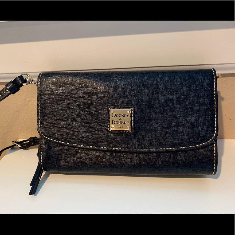 Dooney & Bourke Saffiano Clutch Wallet